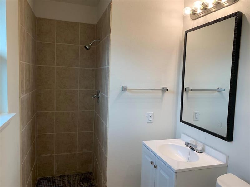 156 Bridlewood Lane, Runaway Bay TX 76426 - Photo 4