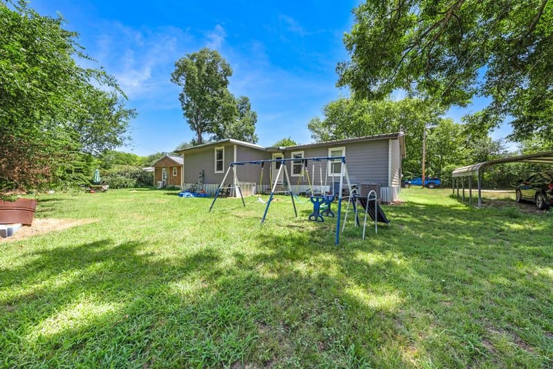 195 N Wood Street, Emory TX 75440 - Photo 3
