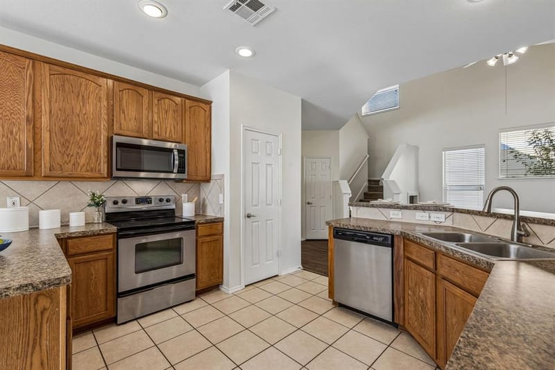 9113 Nathaniel Drive, Providence Village TX 76227 - Photo 12