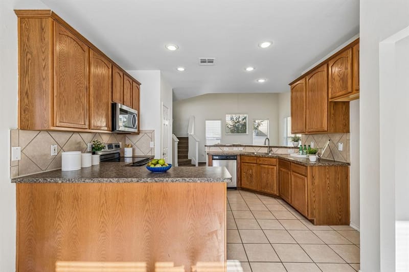 9113 Nathaniel Drive, Providence Village TX 76227 - Photo 9