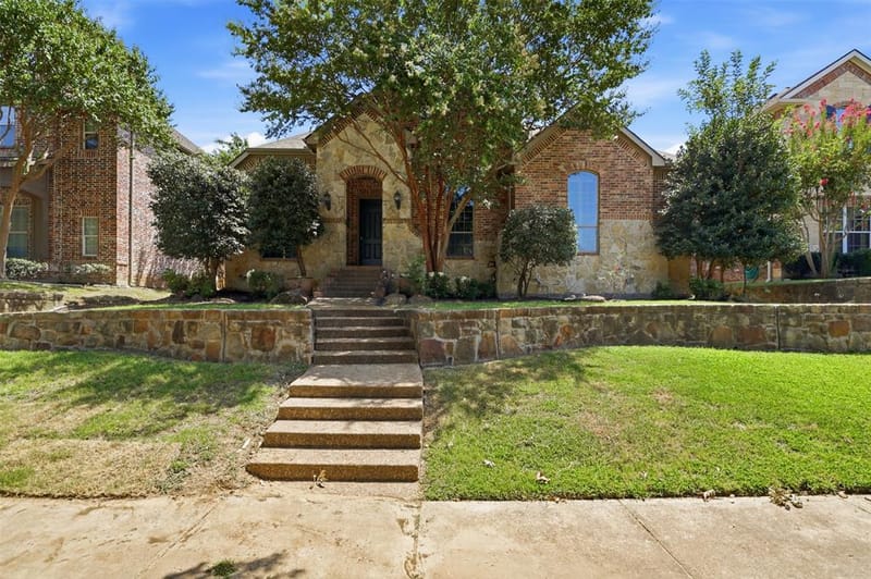 2310 Queen Morgan Lane, Lewisville TX 75056