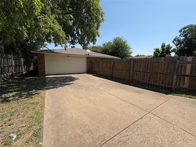 7222 Hedge Drive, Dallas TX 75249 - Photo 27