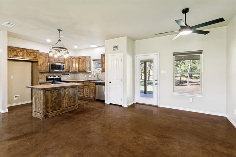 173 Miramar Circle, Weatherford TX 76085 - Photo 7