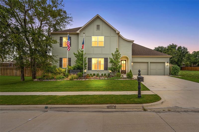 602 Sterling Drive, Benbrook TX 76126