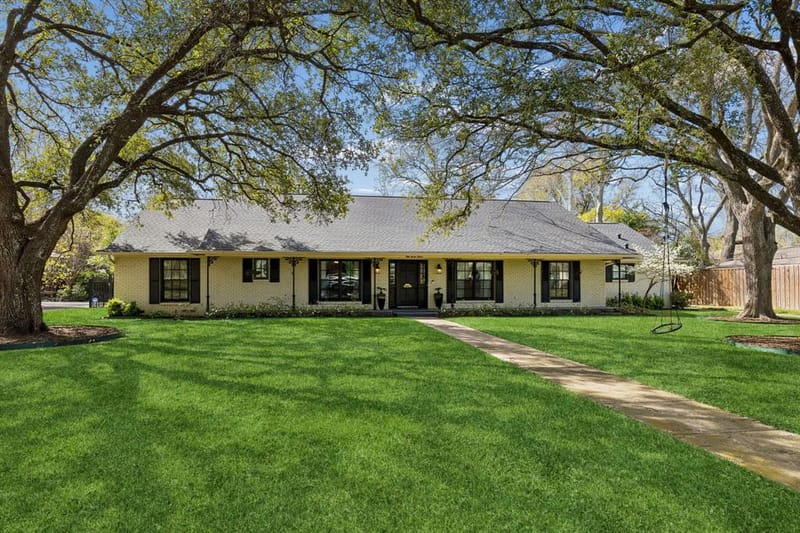 5712 Ridgetown Circle, Dallas TX 75230 - Photo 2