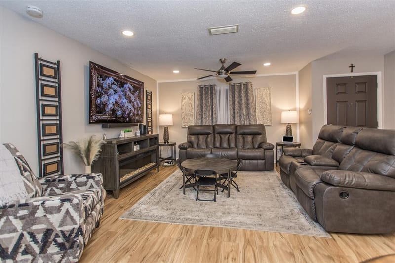33 E Townhouse Lane # 30, Grand Prairie TX 75052 - Photo 3