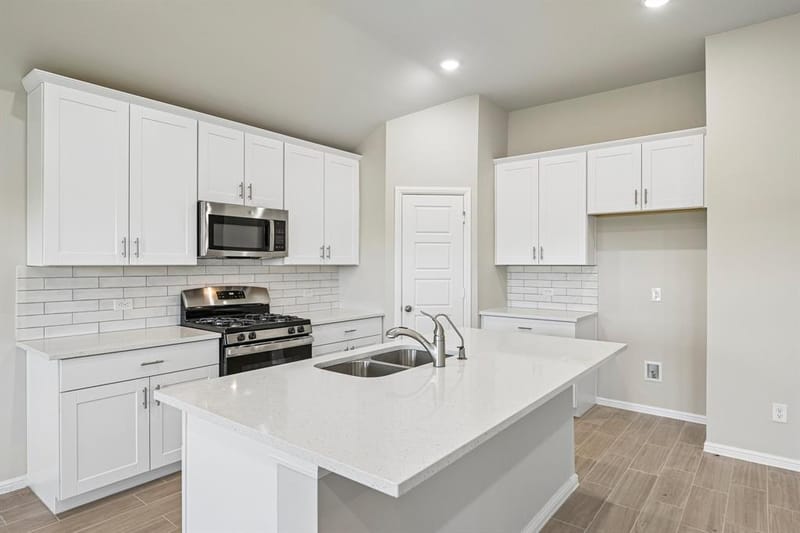 7600 Sapwood Drive, Fort Worth TX 76131 - Photo 3