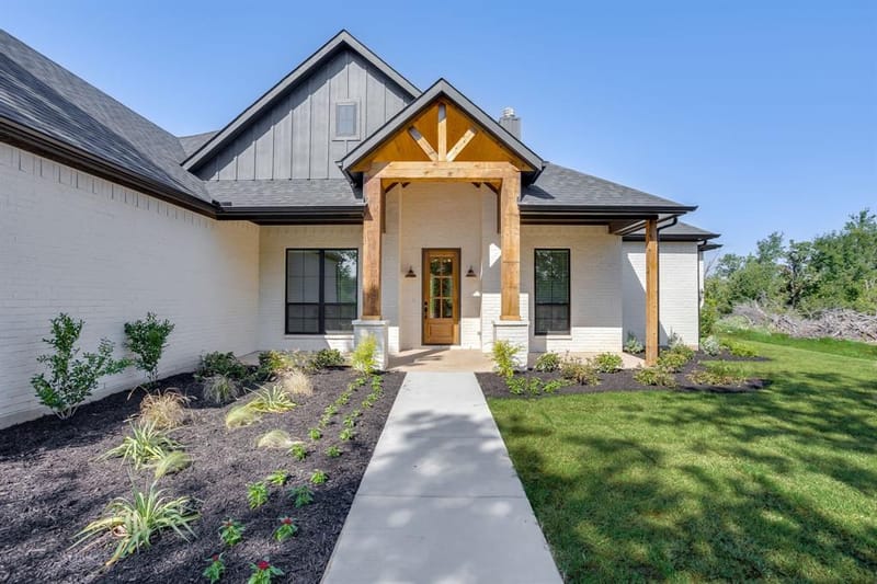 173 Oak Grove Way, Springtown TX 76082 - Photo 2
