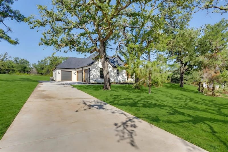 173 Oak Grove Way, Springtown TX 76082 - Photo 33