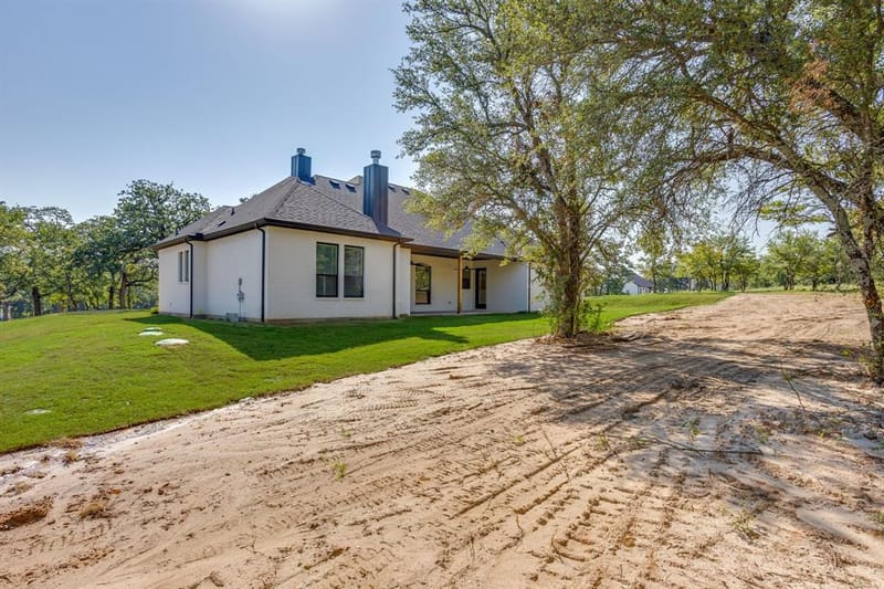 173 Oak Grove Way, Springtown TX 76082 - Photo 37