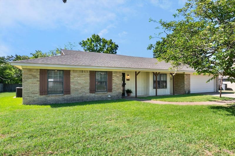 313 Wesley, Corsicana TX 75110 - Photo 3