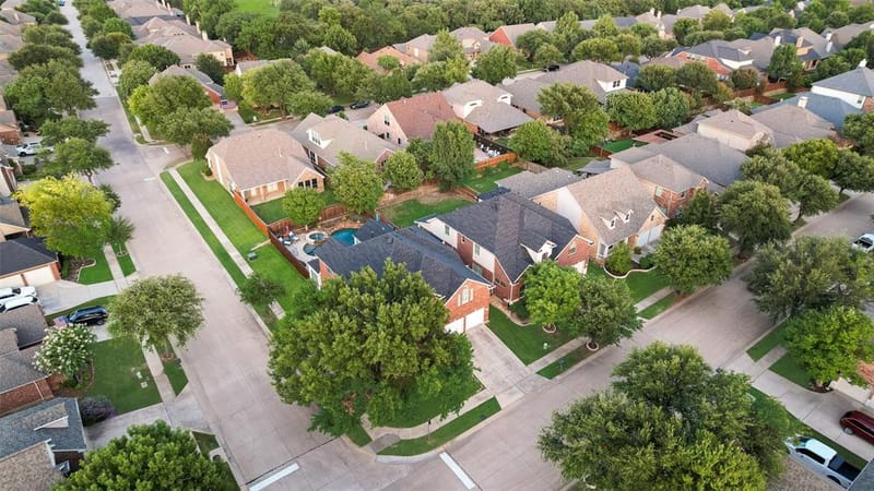1660 Meadows Avenue, Lantana TX 76226 - Photo 6