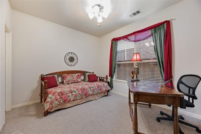 1660 Meadows Avenue, Lantana TX 76226 - Photo 20