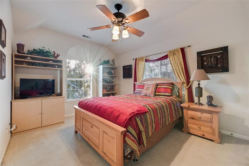 1660 Meadows Avenue, Lantana TX 76226 - Photo 24