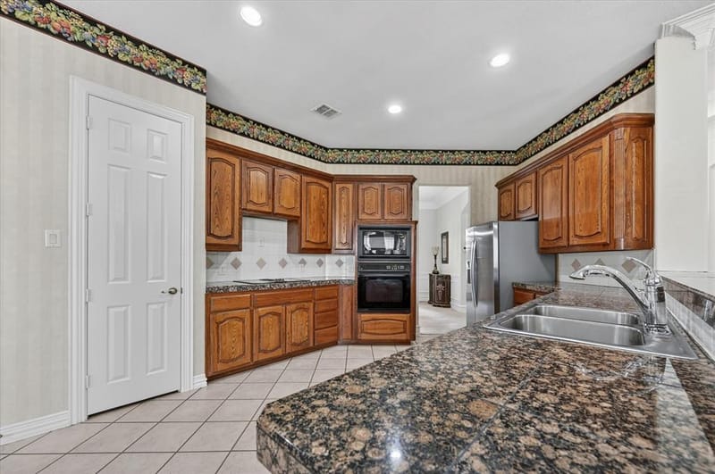 4409 Argyle Lane, Denton TX 76226 - Photo 7