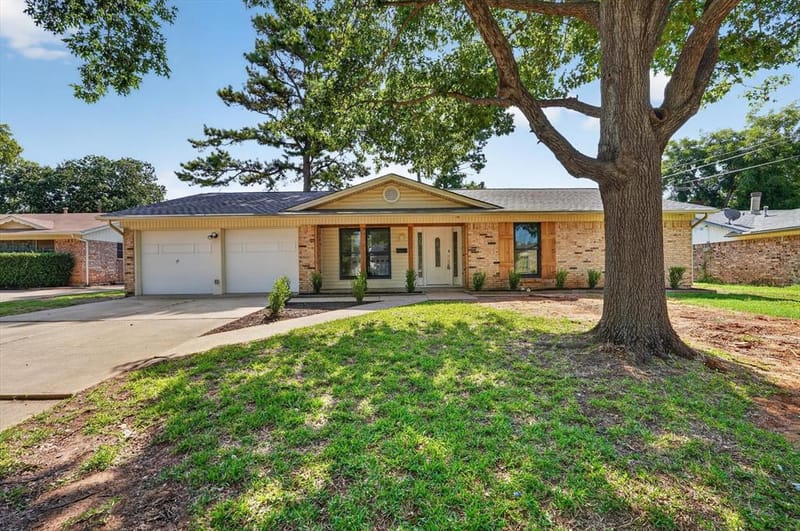 412 Apple Blossom Lane, Hurst TX 76053