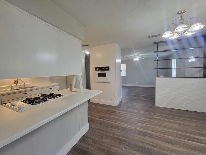 829 E Mustang Street, Crowley TX 76036 - Photo 9