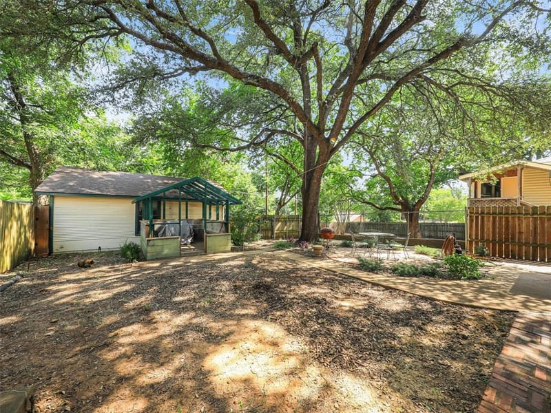 1119 W Walker Street, Denison TX 75020 - Photo 27