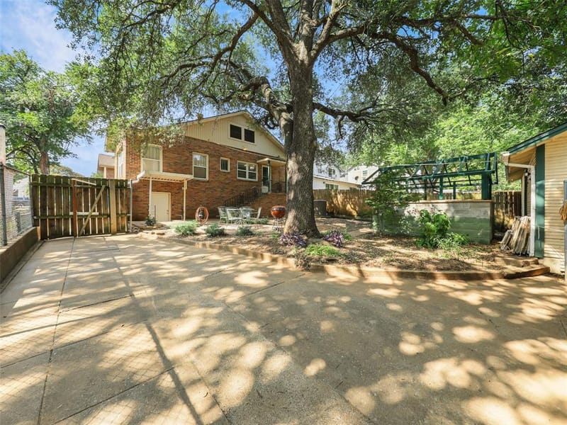 1119 W Walker Street, Denison TX 75020 - Photo 26