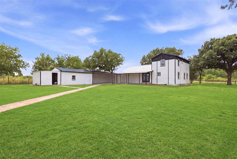 3239 Fm 2256, Mineral Wells TX 76067 - Photo 27