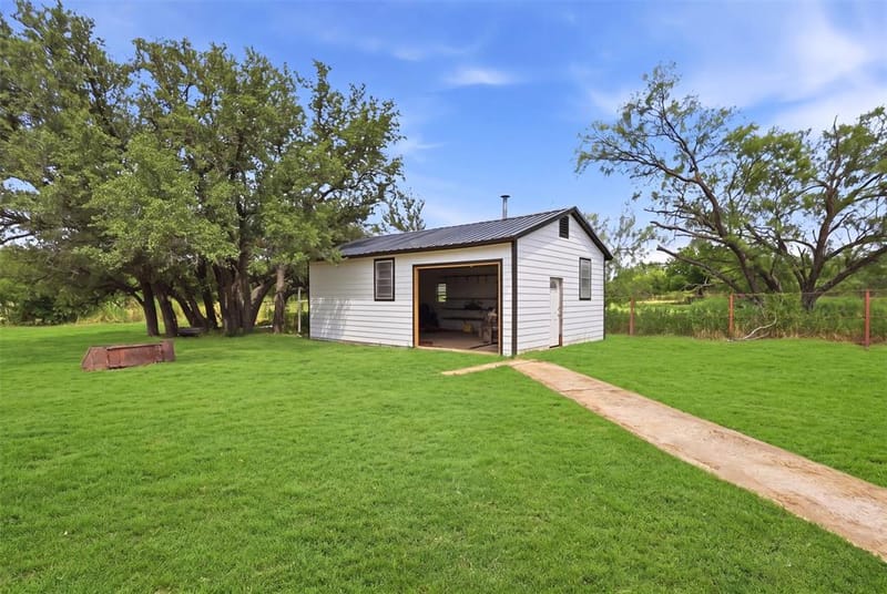3239 Fm 2256, Mineral Wells TX 76067 - Photo 28