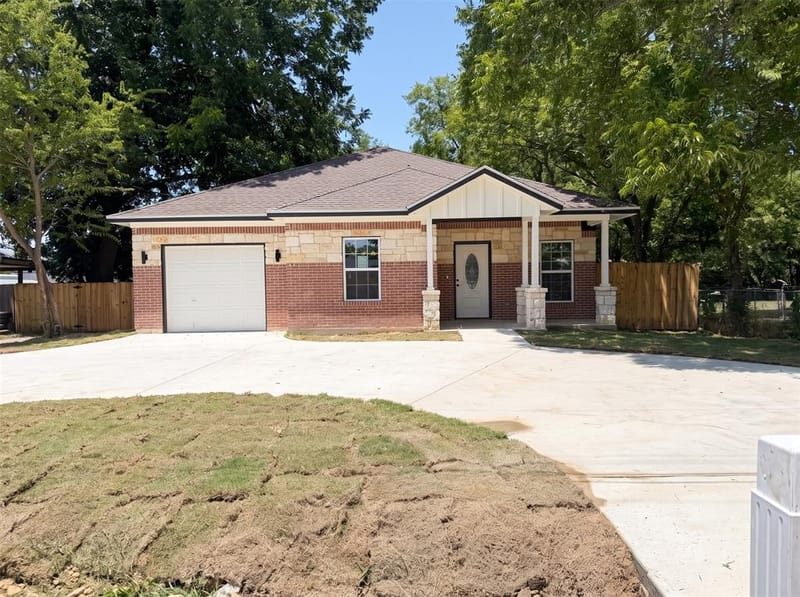 922 Gibbard Avenue, Wills Point TX 75169