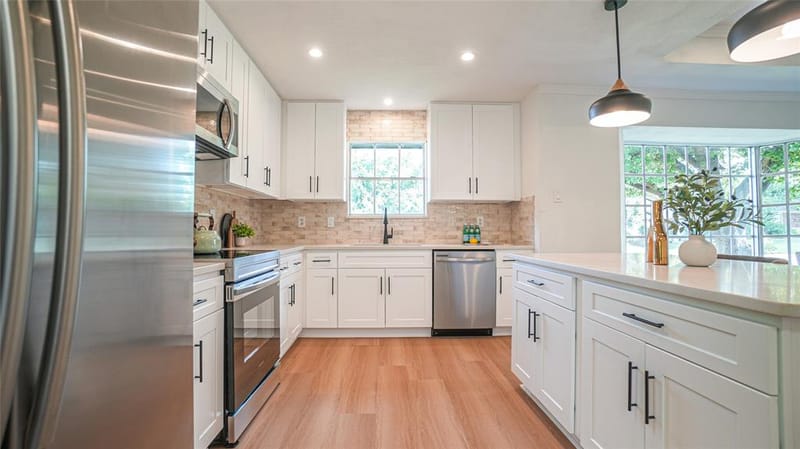 1917 Middle Glen Drive, Carrollton TX 75007