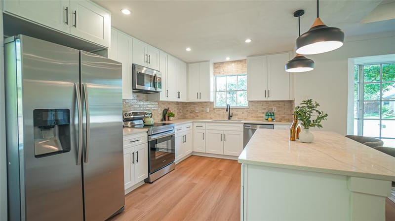1917 Middle Glen Drive, Carrollton TX 75007 - Photo 9