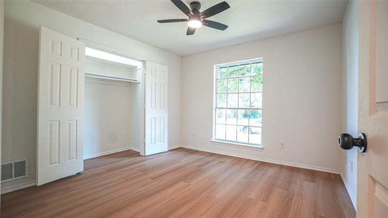1917 Middle Glen Drive, Carrollton TX 75007 - Photo 24