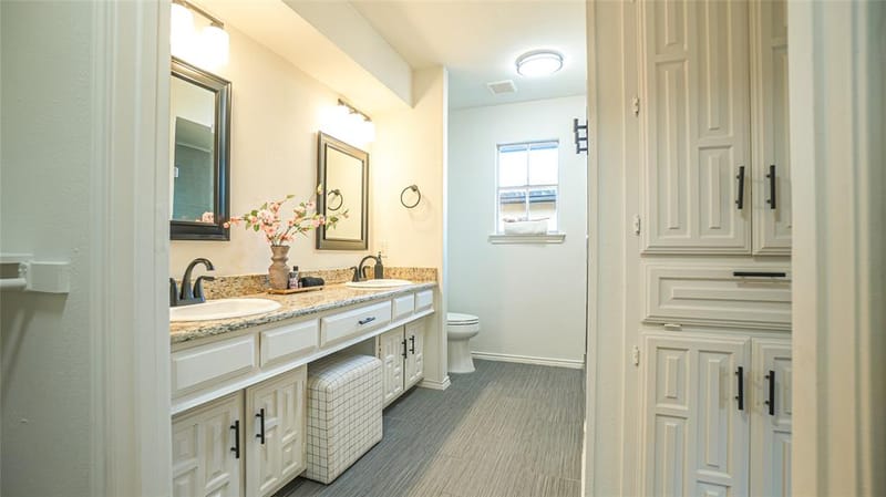 1917 Middle Glen Drive, Carrollton TX 75007 - Photo 18