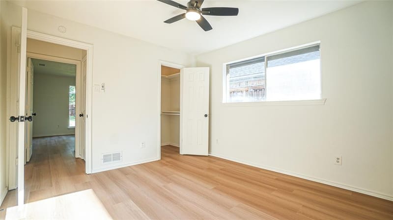 1917 Middle Glen Drive, Carrollton TX 75007 - Photo 29