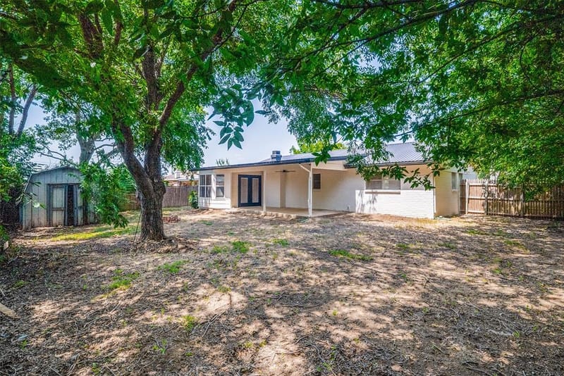 1907 Armstrong Street, Cleburne TX 76033 - Photo 25