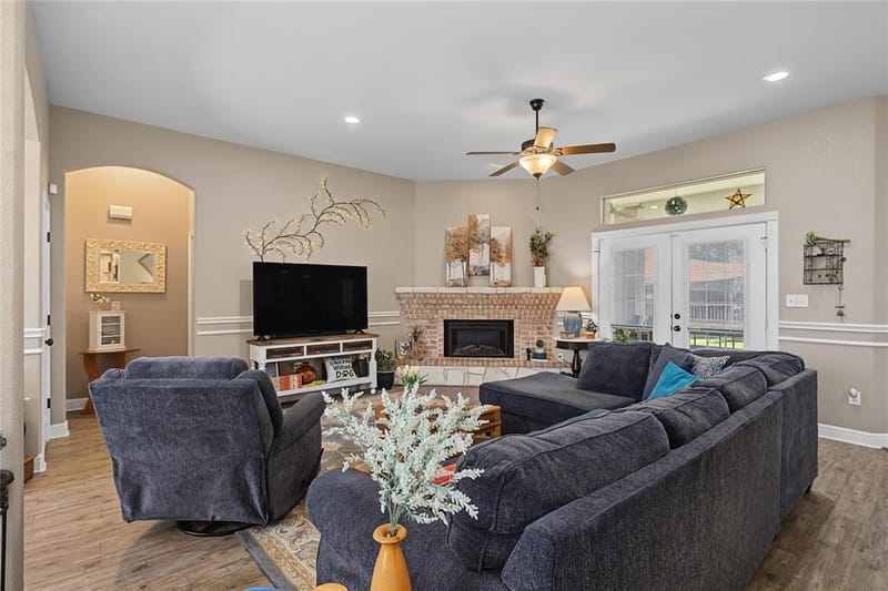 2821 Willow Ridge Circle, Granbury TX 76049 - Photo 9
