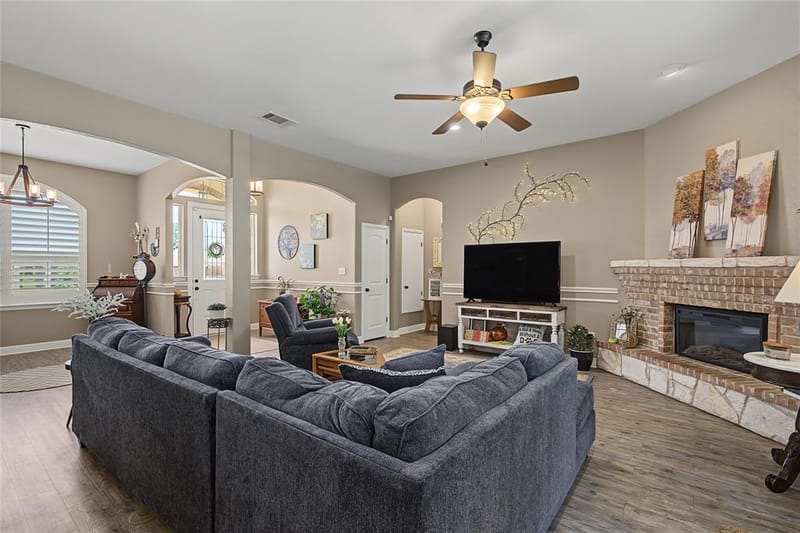 2821 Willow Ridge Circle, Granbury TX 76049 - Photo 10