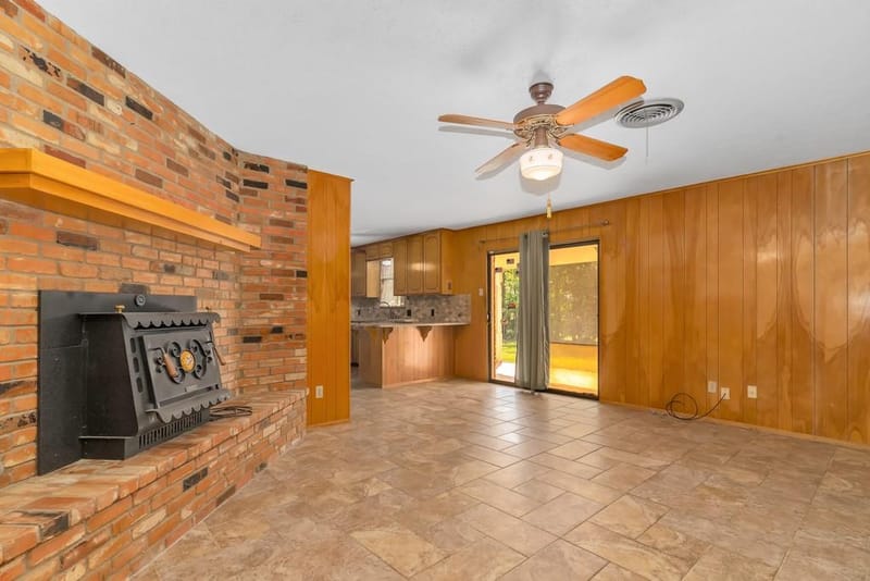 401 S Beverly Street, Crowley TX 76036 - Photo 13