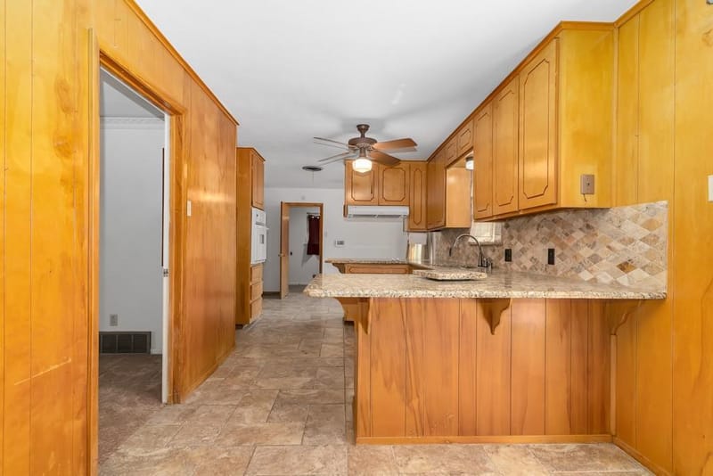 401 S Beverly Street, Crowley TX 76036 - Photo 14