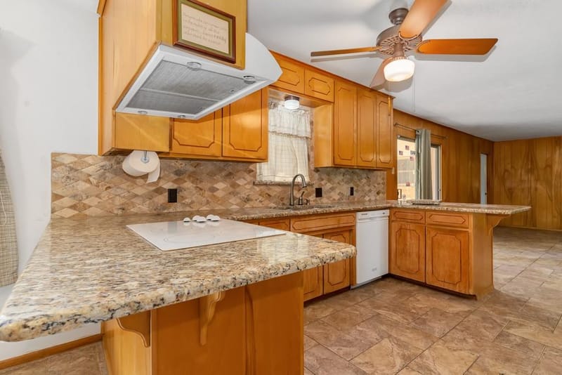 401 S Beverly Street, Crowley TX 76036 - Photo 15