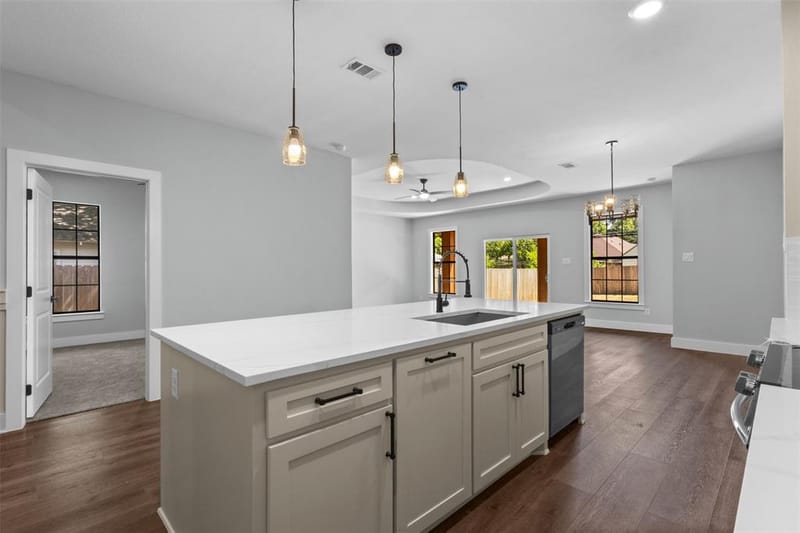 2618 Seevers Avenue, Dallas TX 75216 - Photo 6