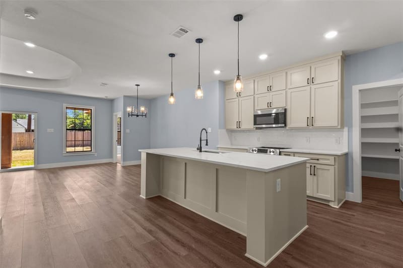 2618 Seevers Avenue, Dallas TX 75216 - Photo 3