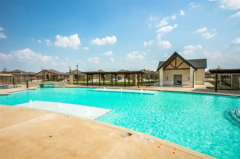15957 Charing Cross Drive, Fort Worth TX 76247 - Photo 32