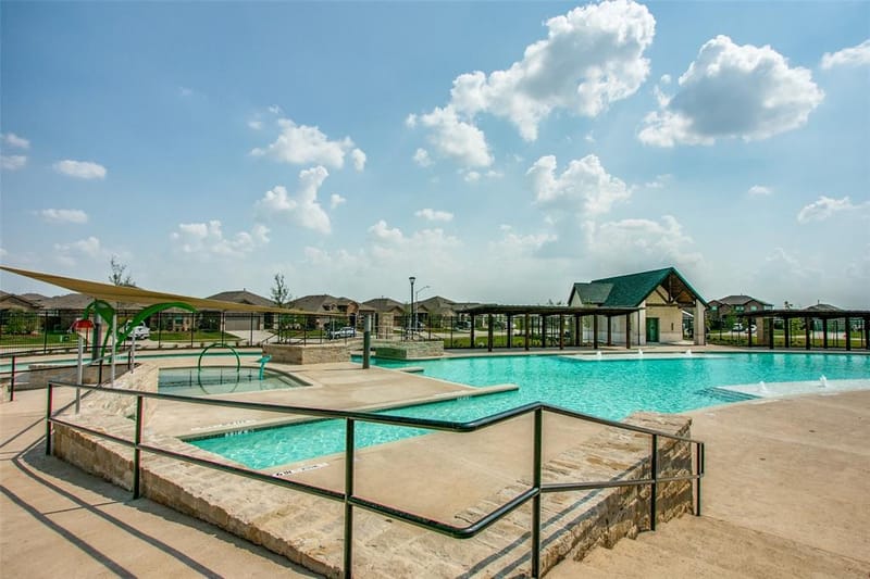 15957 Charing Cross Drive, Fort Worth TX 76247 - Photo 31
