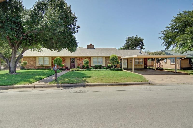 1706 Goodwin Drive, Mineral Wells TX 76067