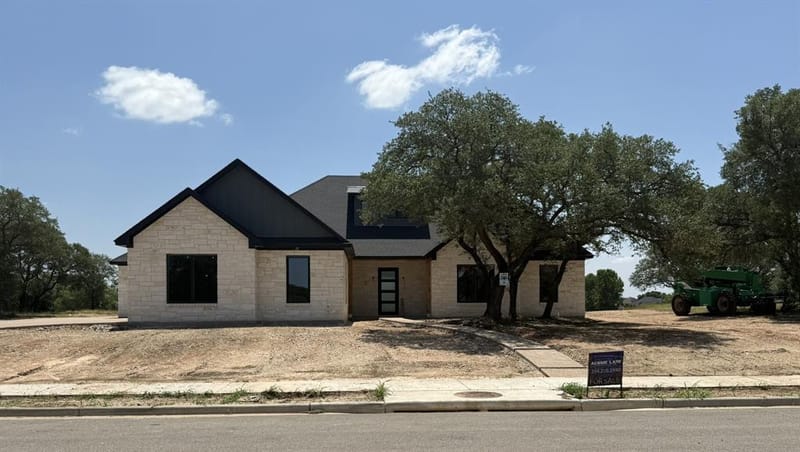 8105 Spicewood Springs Road, Waco TX 76633 - Photo 3