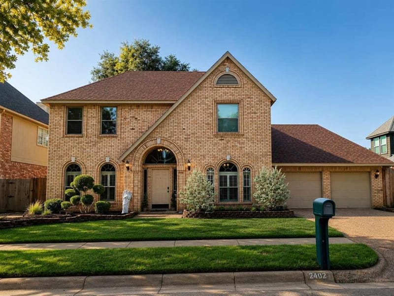 2902 Redstone Drive, Arlington TX 76001 - Photo 3