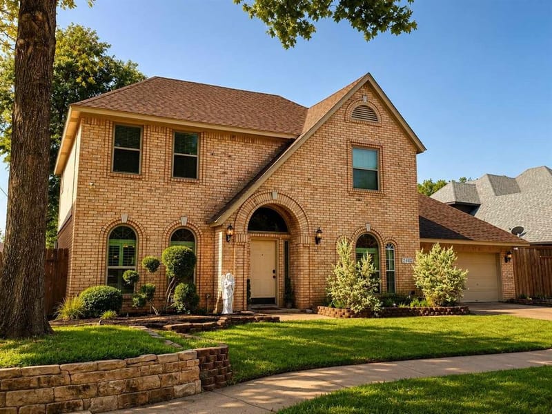 2902 Redstone Drive, Arlington TX 76001