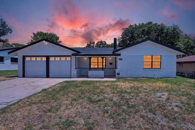 5473 Wayside Avenue, Fort Worth TX 76134