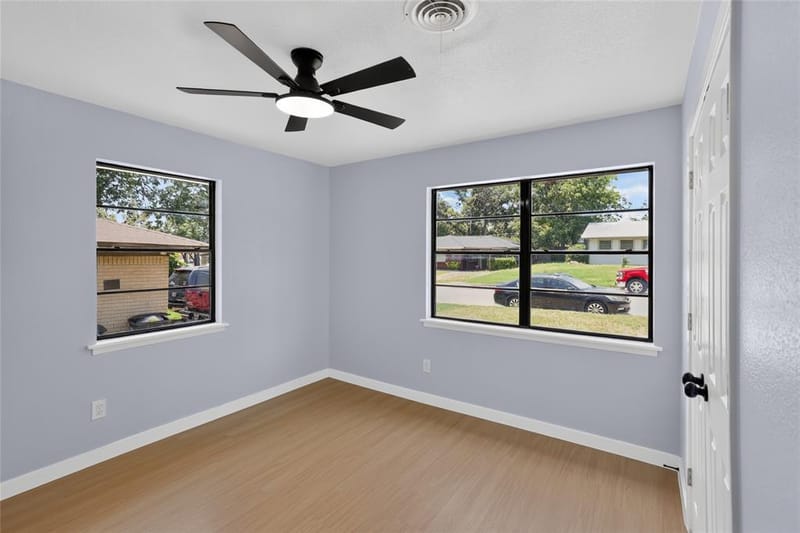 5473 Wayside Avenue, Fort Worth TX 76134 - Photo 10