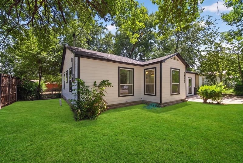 1110 Ryan Avenue, Carrollton TX 75006 - Photo 3