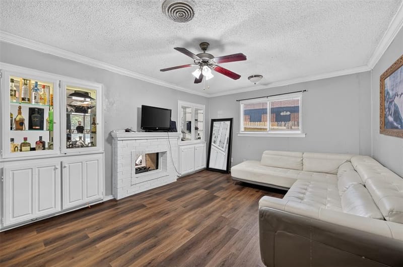 423 Mckown Drive, Mansfield TX 76063 - Photo 5