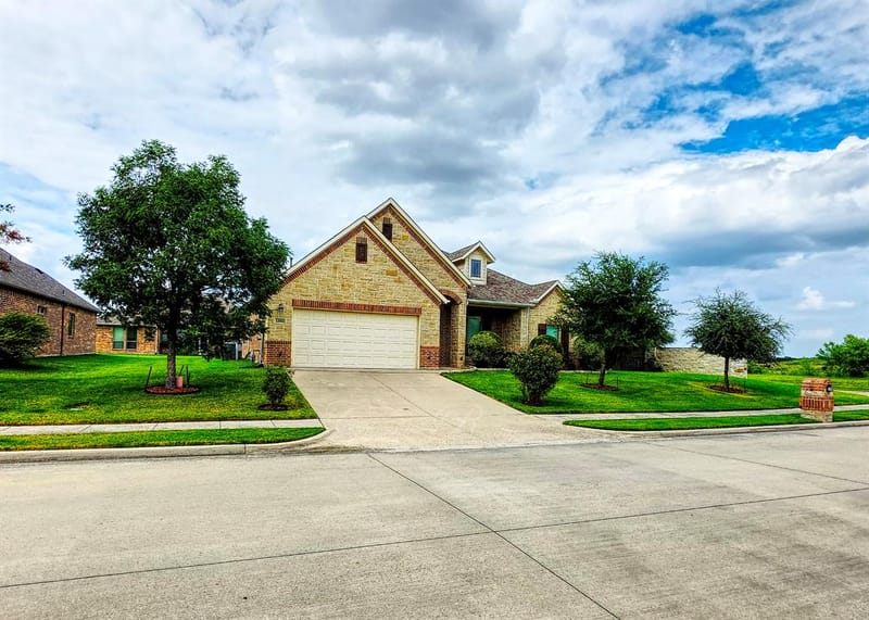 1103 Saint Matthew Circle, Royse City TX 75189 - Photo 2